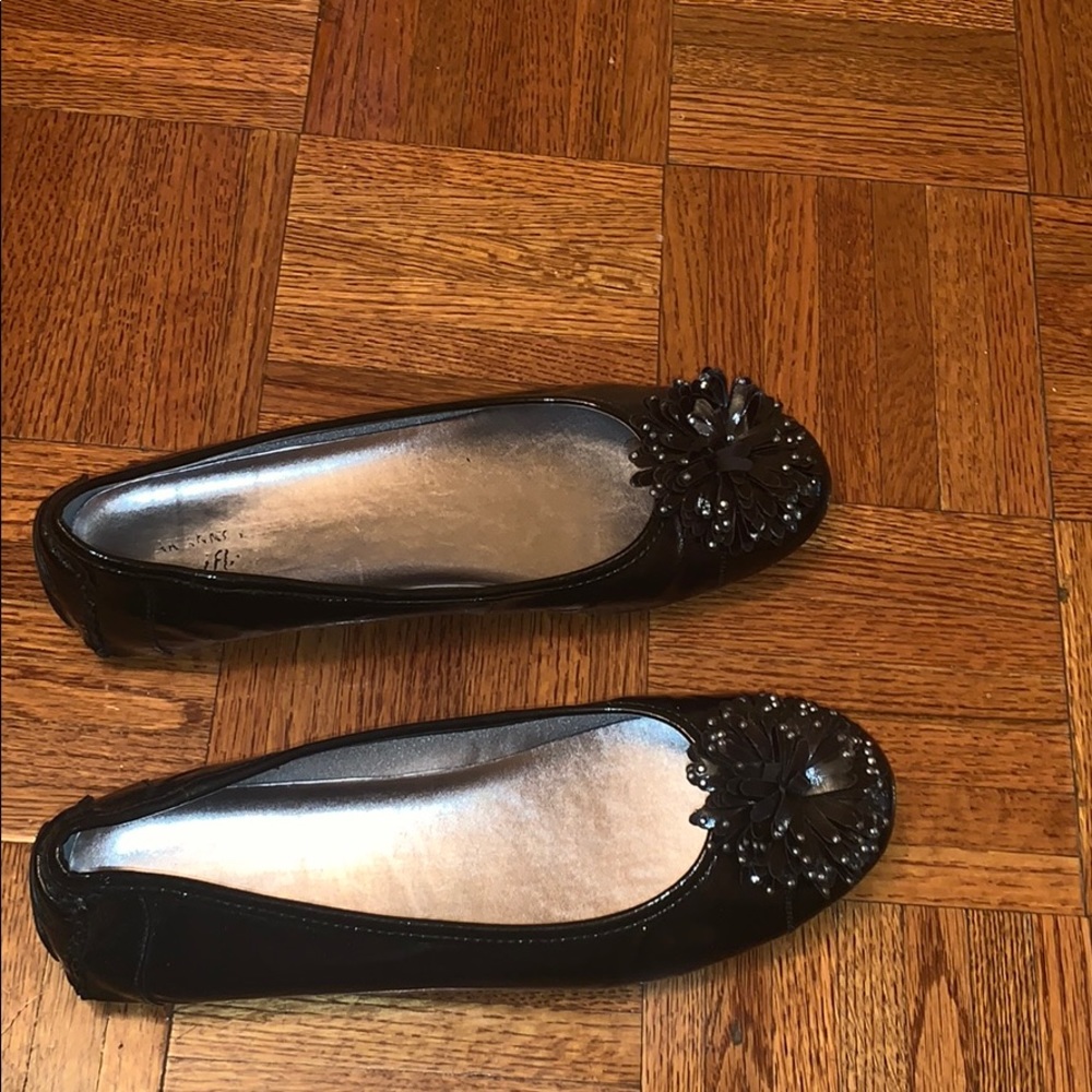 ANNE KLIEN barely used black flats